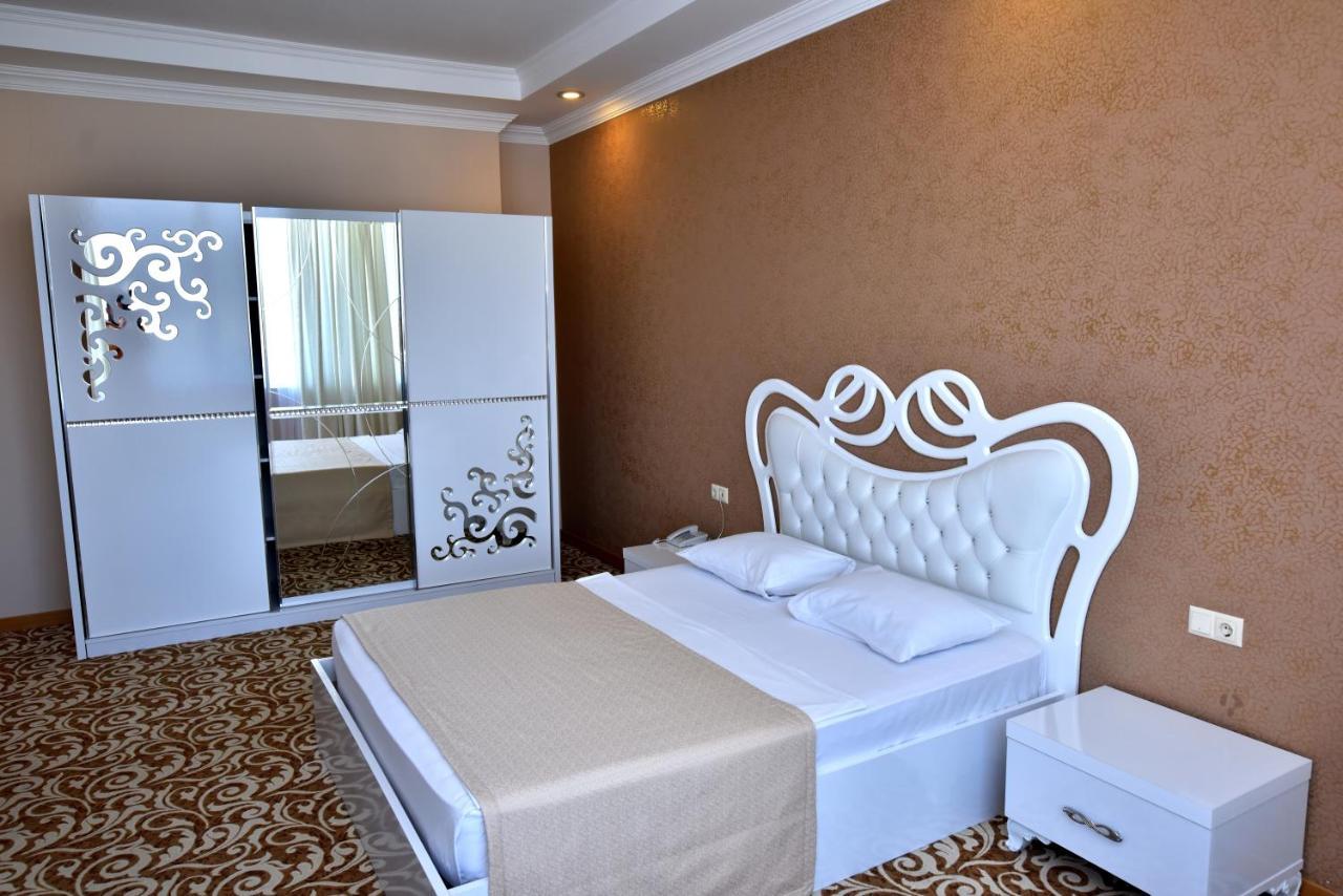 Grand Georgian Palace Batumi Esterno foto