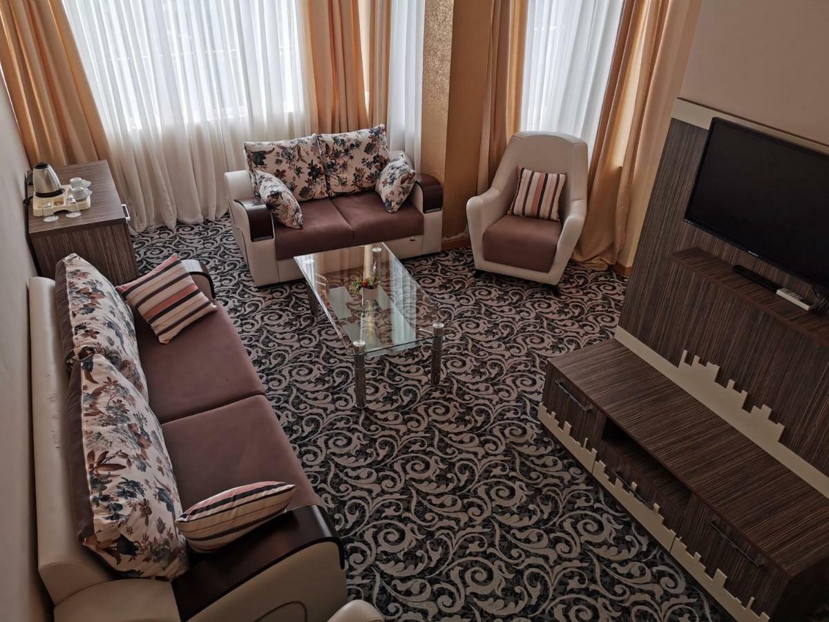 Grand Georgian Palace Batumi Esterno foto